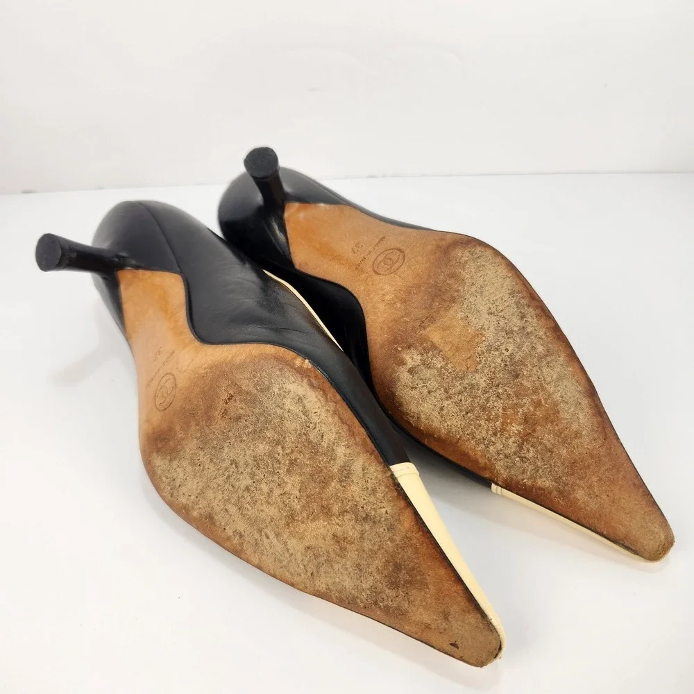 CHANEL Classic Black Beige Cap Toe Leather Pumps Heels Size 37 Made‎ in Italy
